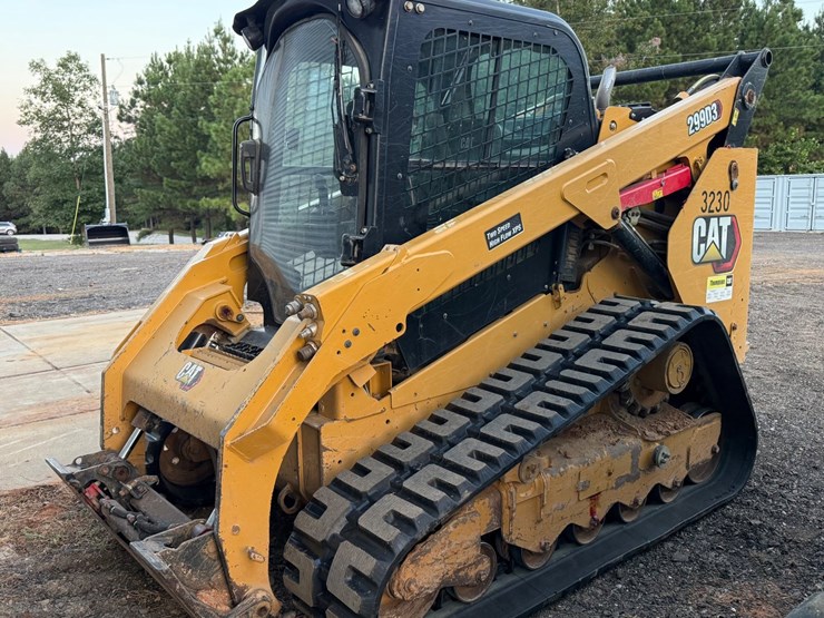2021-caterpillar-299d3-image-2