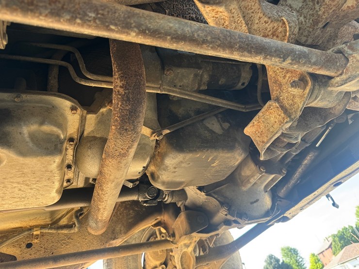 1999-gmc-3500-image-25