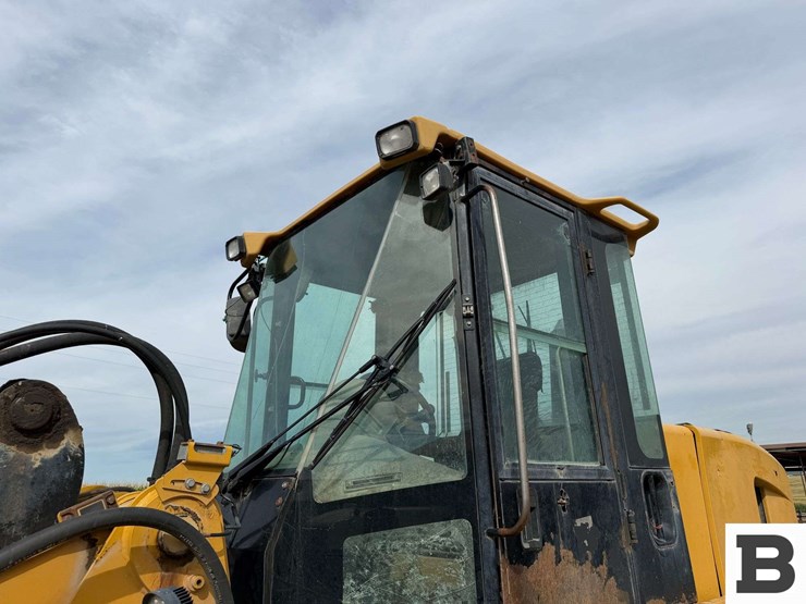2005-caterpillar-930g-image-16