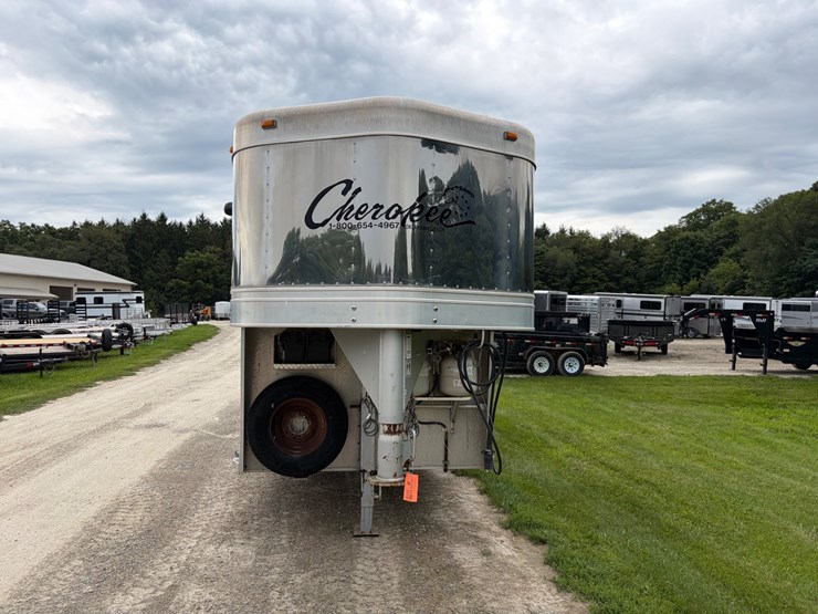 #708-•-2007-cherokee-3-horse-slant-gooseneck-trailer-(has-wi-title)(helenville,-wi)-image-2