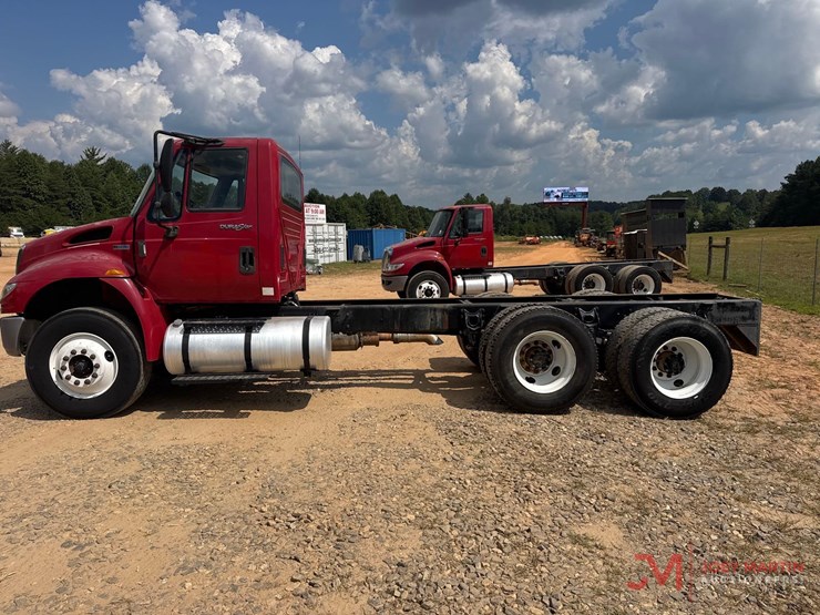 2014-international-durastar-4400-image-5