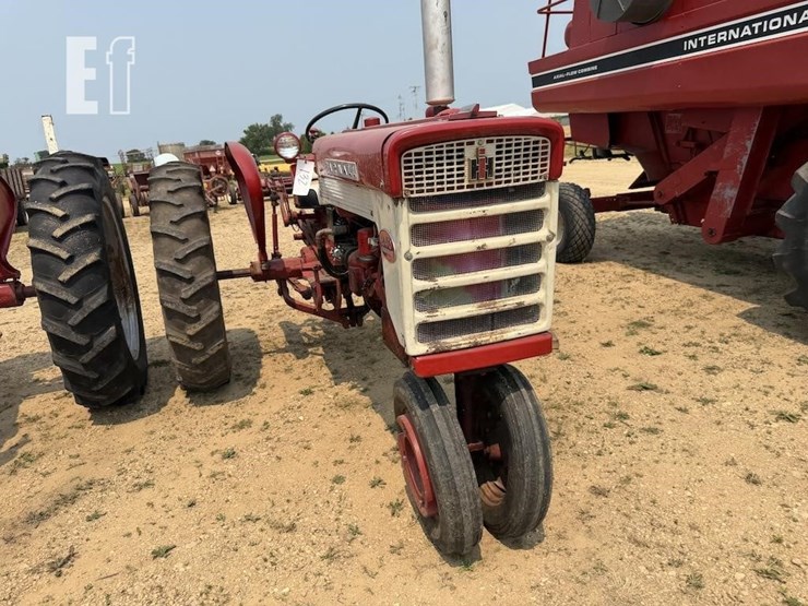 1959-farmall-240-image-2