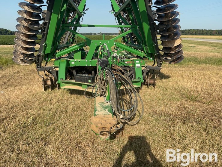 2022-john-deere-2633-image-14