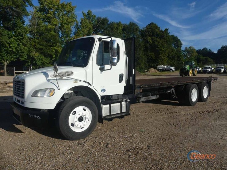 2015-freightliner-m2-106-image-20