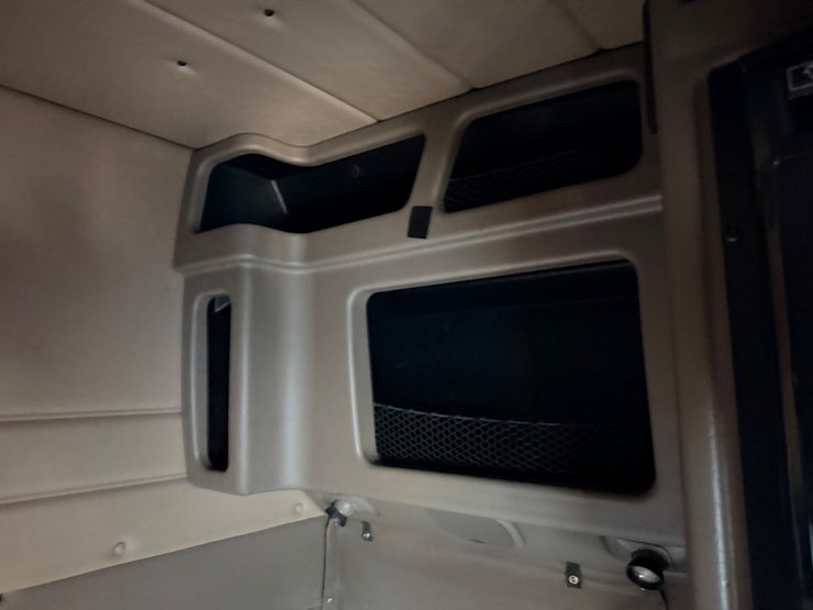 2014-peterbilt-389-image-74