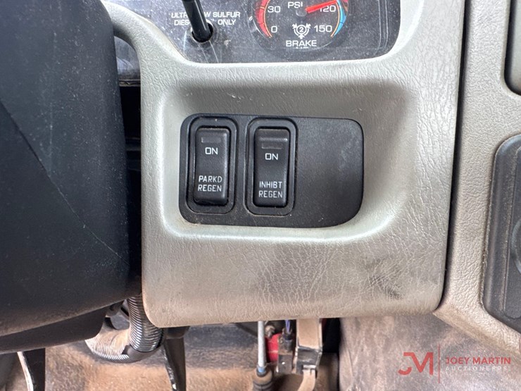 2014-international-durastar-4400-image-35