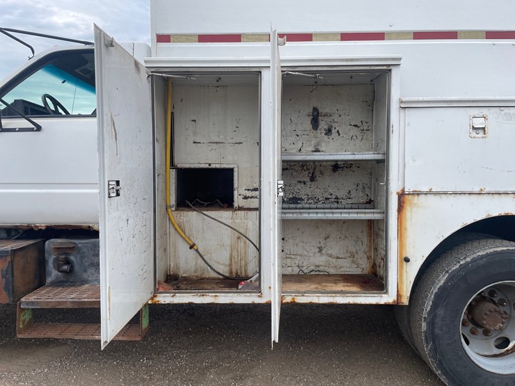 #2375-•-2000-gmc-c6500-utility-truck-(has-wi-title)-image-19