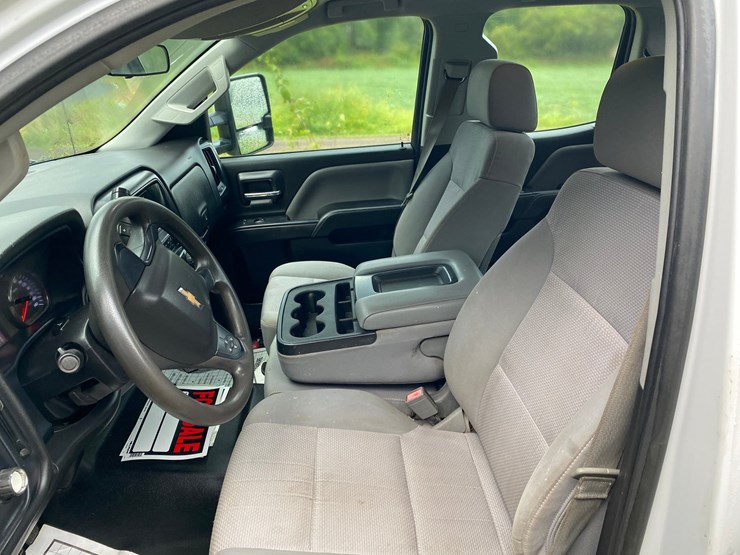 2015-chevrolet-2500-image-31