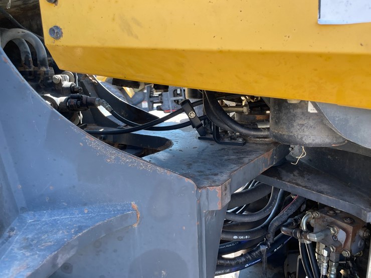 2005-komatsu-wa380-image-15