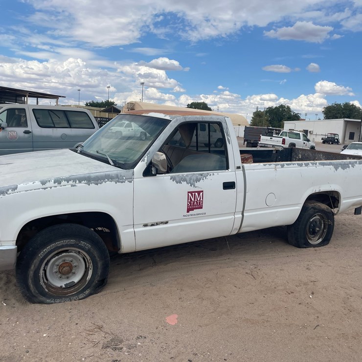 #1875 • 1992 Chevy 1/2 Ton Pickup Truck (Has NM Title) (Offsite at NMSU)