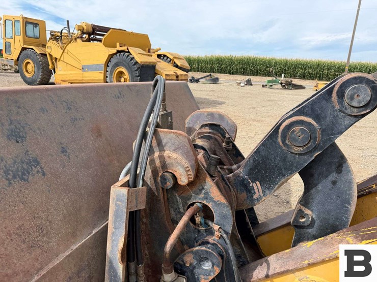 2005-caterpillar-930g-image-11