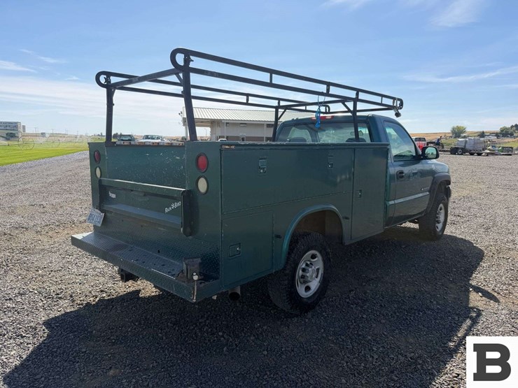 2002-chevrolet-silverado-2500-image-5