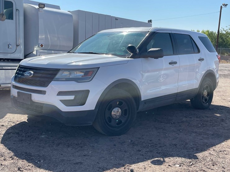 2017-ford-explorer-image-1