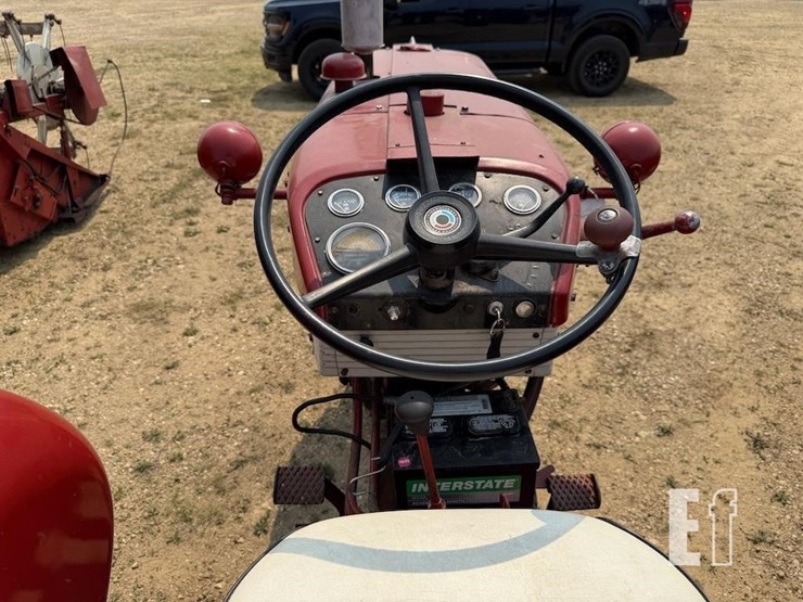 1959-farmall-240-image-8
