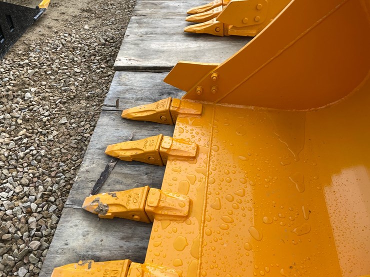 caterpillar-305-image-6
