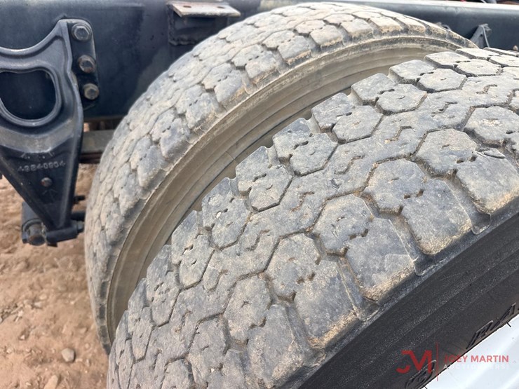 2014-international-durastar-4400-image-12