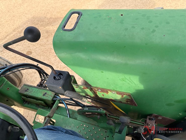 john-deere-2355-image-22