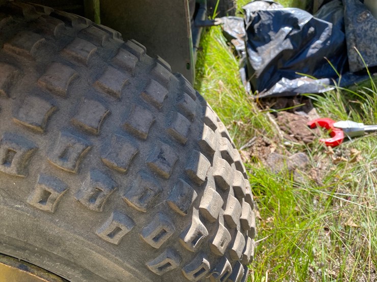 john-deere-gator-image-17