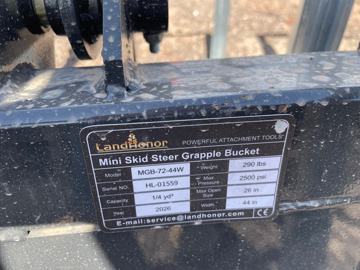 #2410-•-unused-2026-landhonor-mini-skid-steer-grapple-bucket-image-9