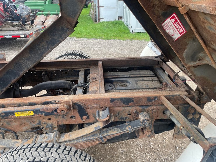 2005-ford-f550-xl-image-14