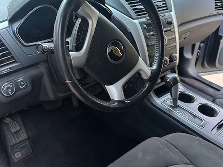 2011-chevrolet-traverse-image-26