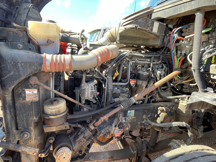 2014-kenworth-t880-image-41