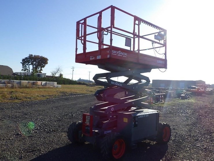 skyjack-sj6826rt-image-5
