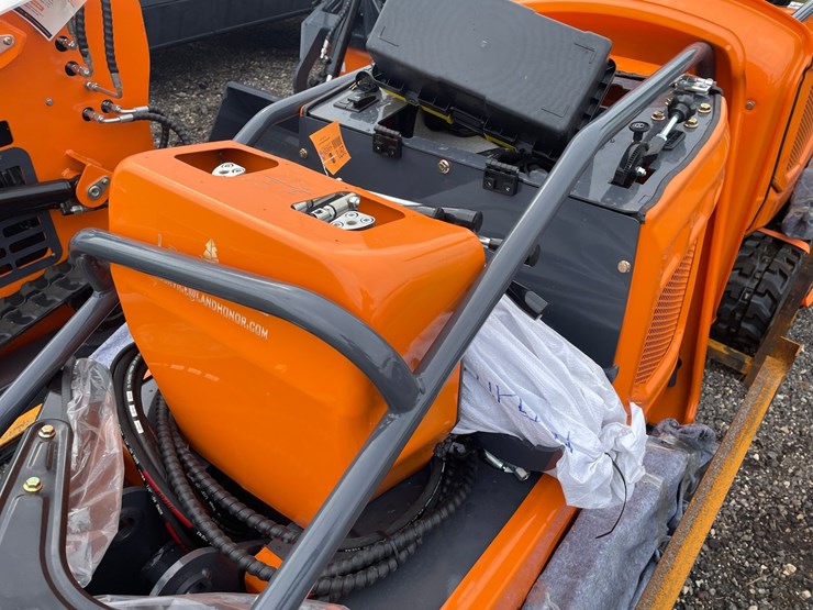 #2970-•-landhonor-mini-excavator-image-14