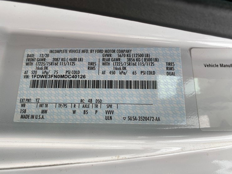 2021-ford-e350-image-68