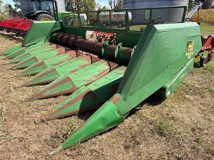 john-deere--835a-header-image-1