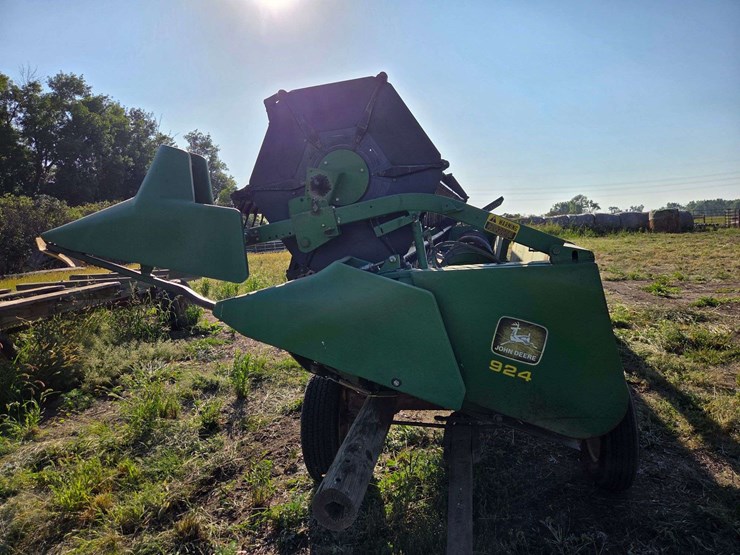 john-deere-924f-image-10