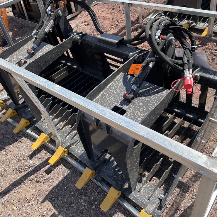 #2409 • Unused 2026 Landhonor Rock Grapple Bucket
