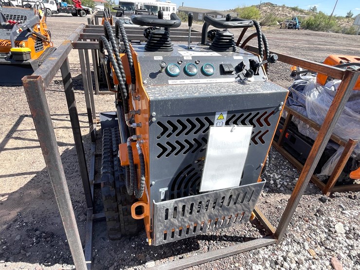 #2068-•-unused-2026-landhonor-mini-skid-steer-loader-image-4