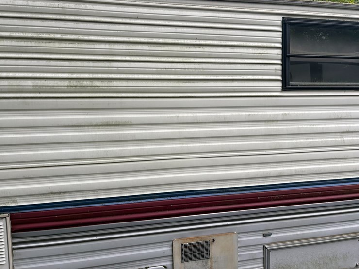 #5996-•-1989-fleetwood-resort-camper-(three-lakes,-wi)-(has-wi-title)-image-11