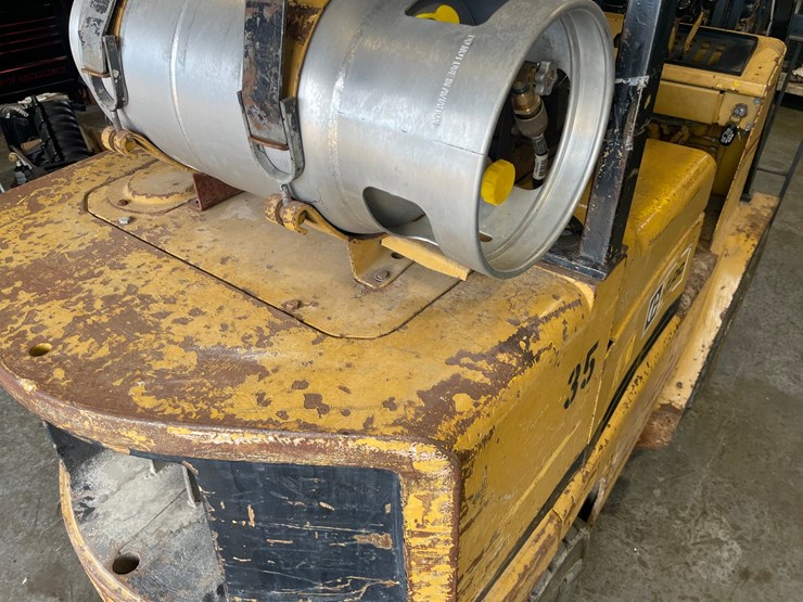 #133-•-cat-pneumatic-forklift-(shawano,-wi)-image-23