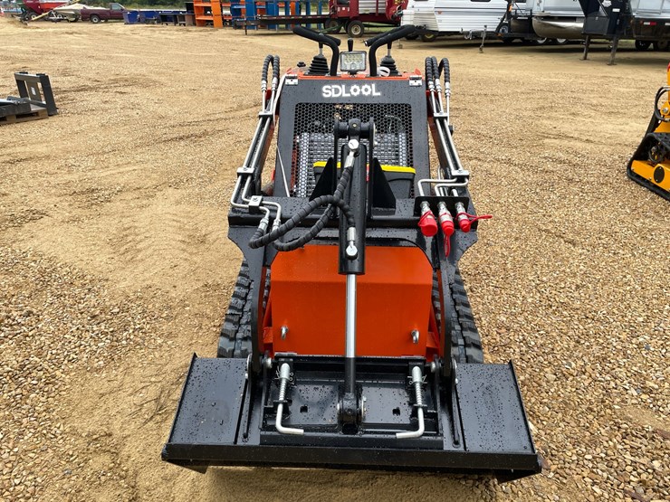 #1260-•-mms-skid-steer-loader-image-2