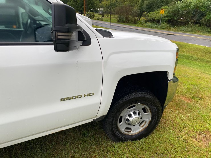 2015-chevrolet-2500-image-28