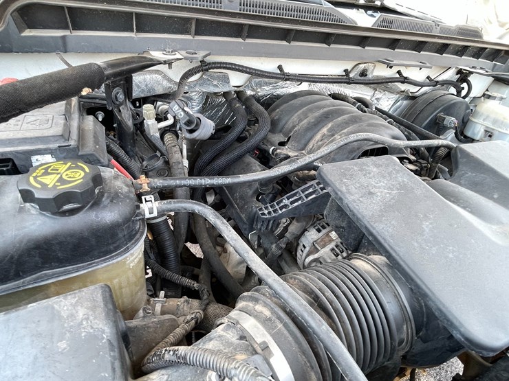 #1864-•-2018-chevy-work-truck-(has-nm-title)-image-93