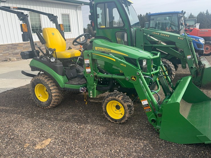 john-deere-1025-image-2