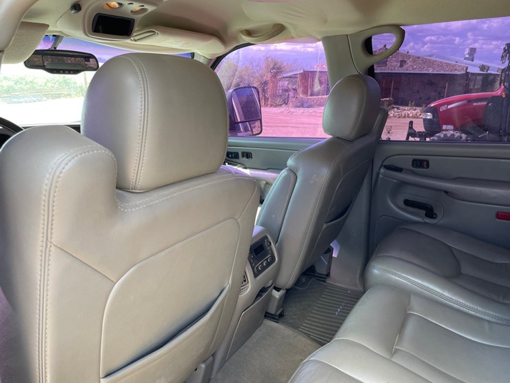 2005-gmc-3500-image-43