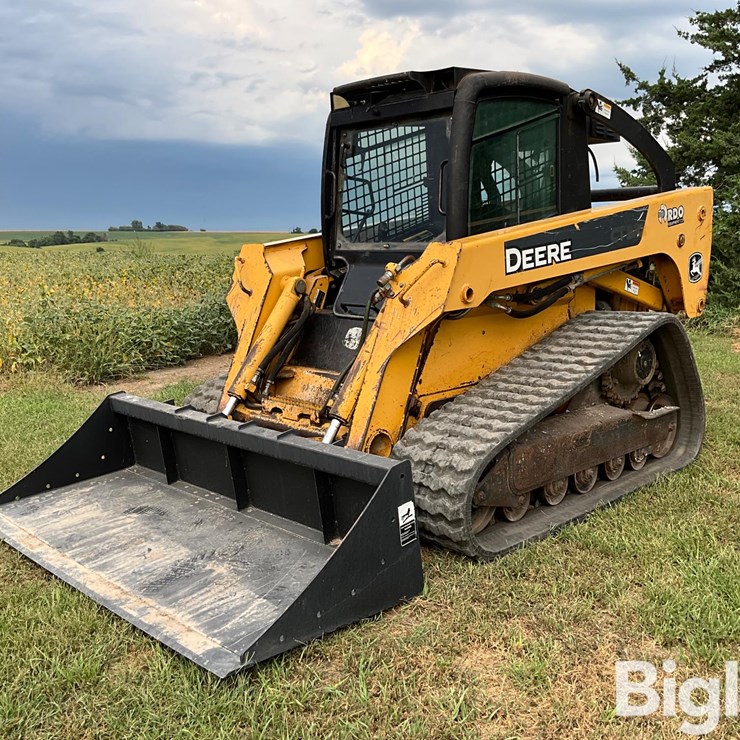 2007 DEERE CT332