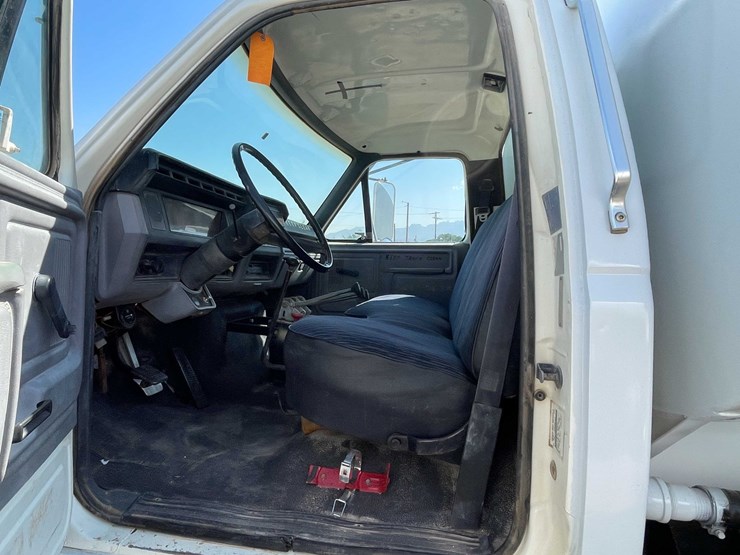 1997-ford-f800-image-47