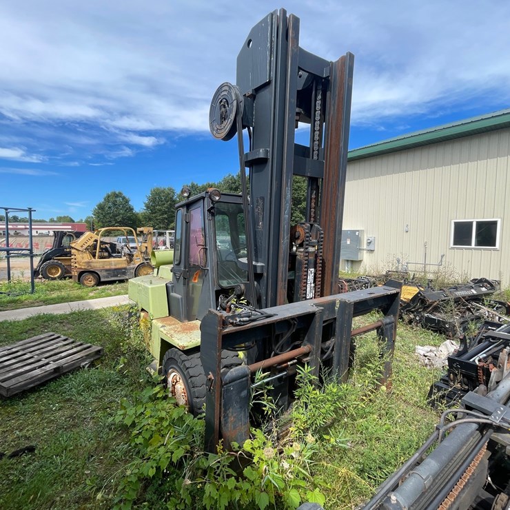 #135 • Clark Forklift (Shawano, WI)