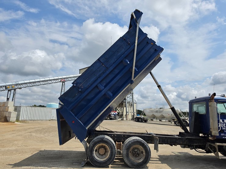 #25404-•-2003-mack-cv713-granite-tandem-axel-dump-truck-image-29