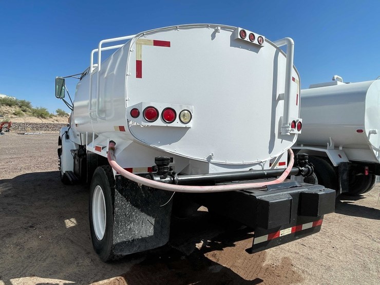 #1851-•-2000-sterling-7500-water-tank-truck-(has-nm-title)-image-12