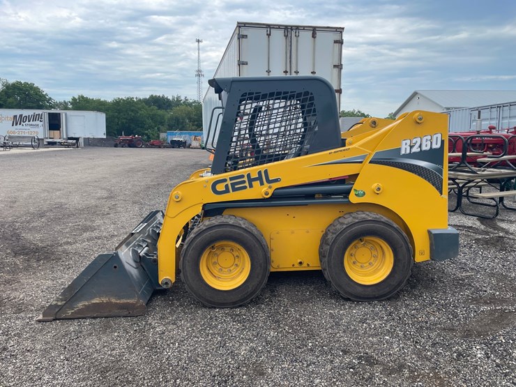 2018-gehl-r260-image-8