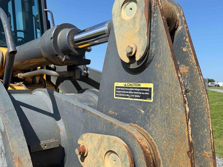 2014-deere-655k-image-11