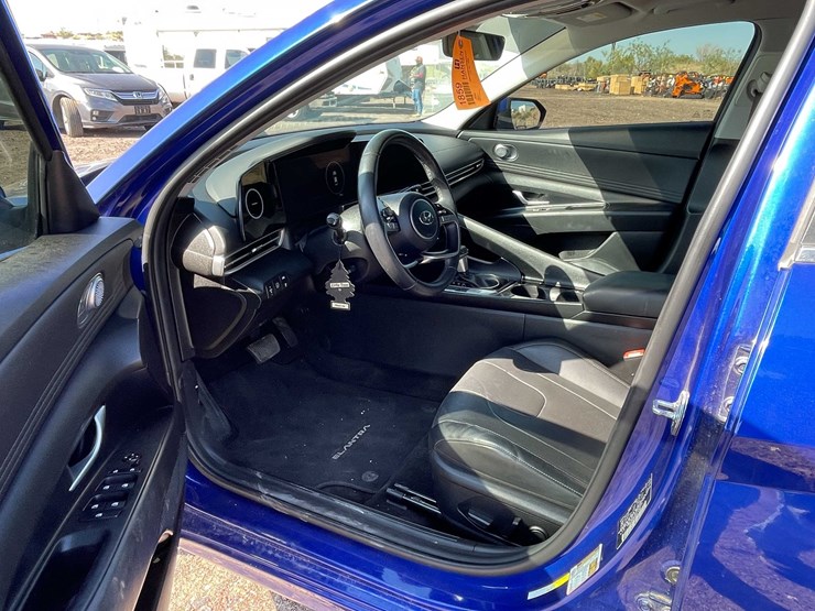 #1859-•-2023-hyundai-elantra-(has-nm-title)-image-42