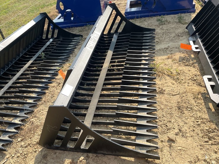 #2526-•-greatbear-skid-steer-rock-bucket-attachment-image-3