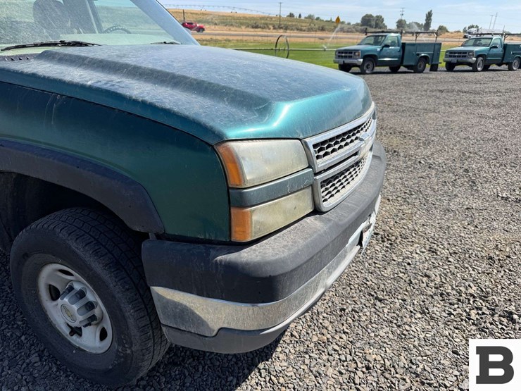 2005-chevrolet-silverado-2500-image-28